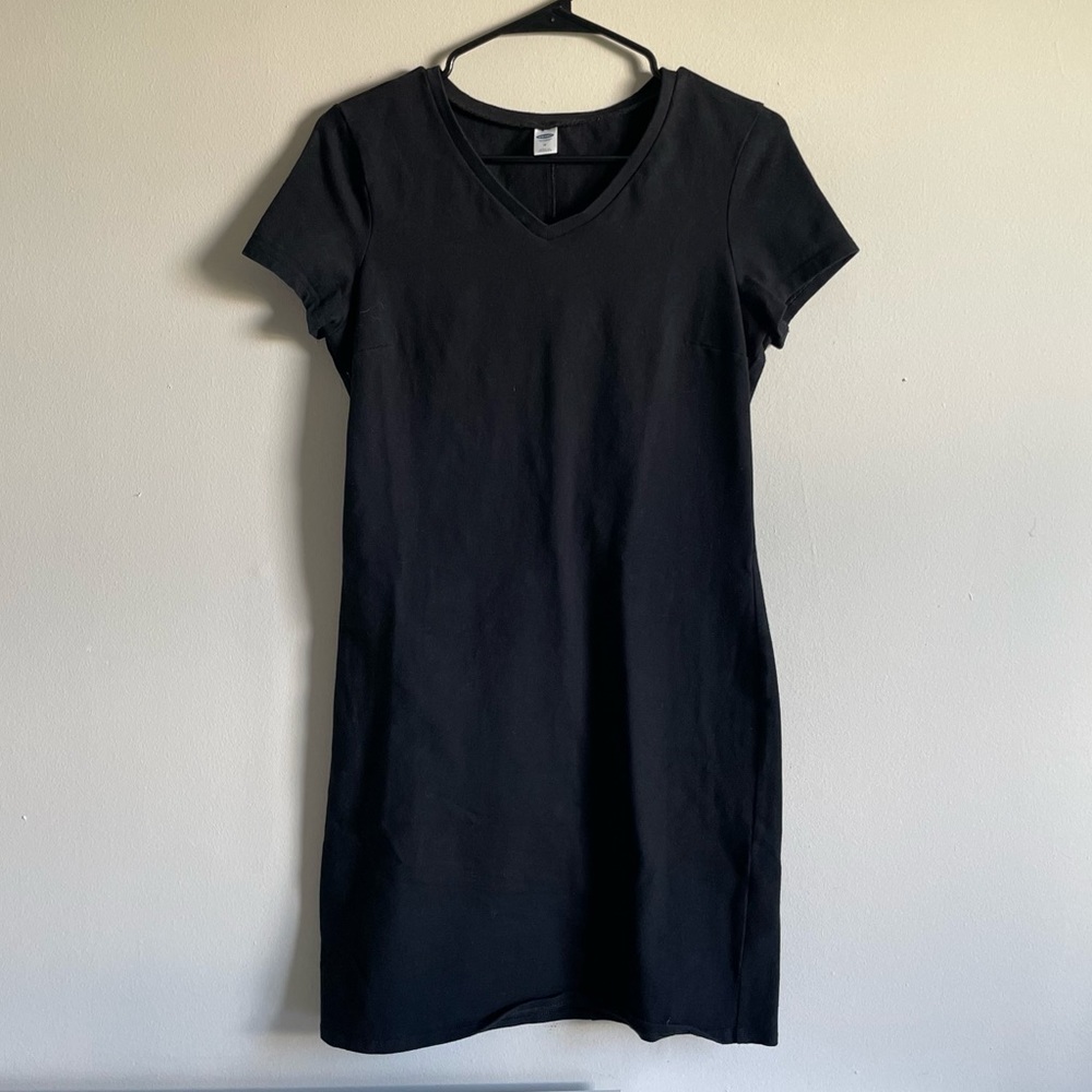 Old Navy Women’s Black Form Fitting V-Neck Dress